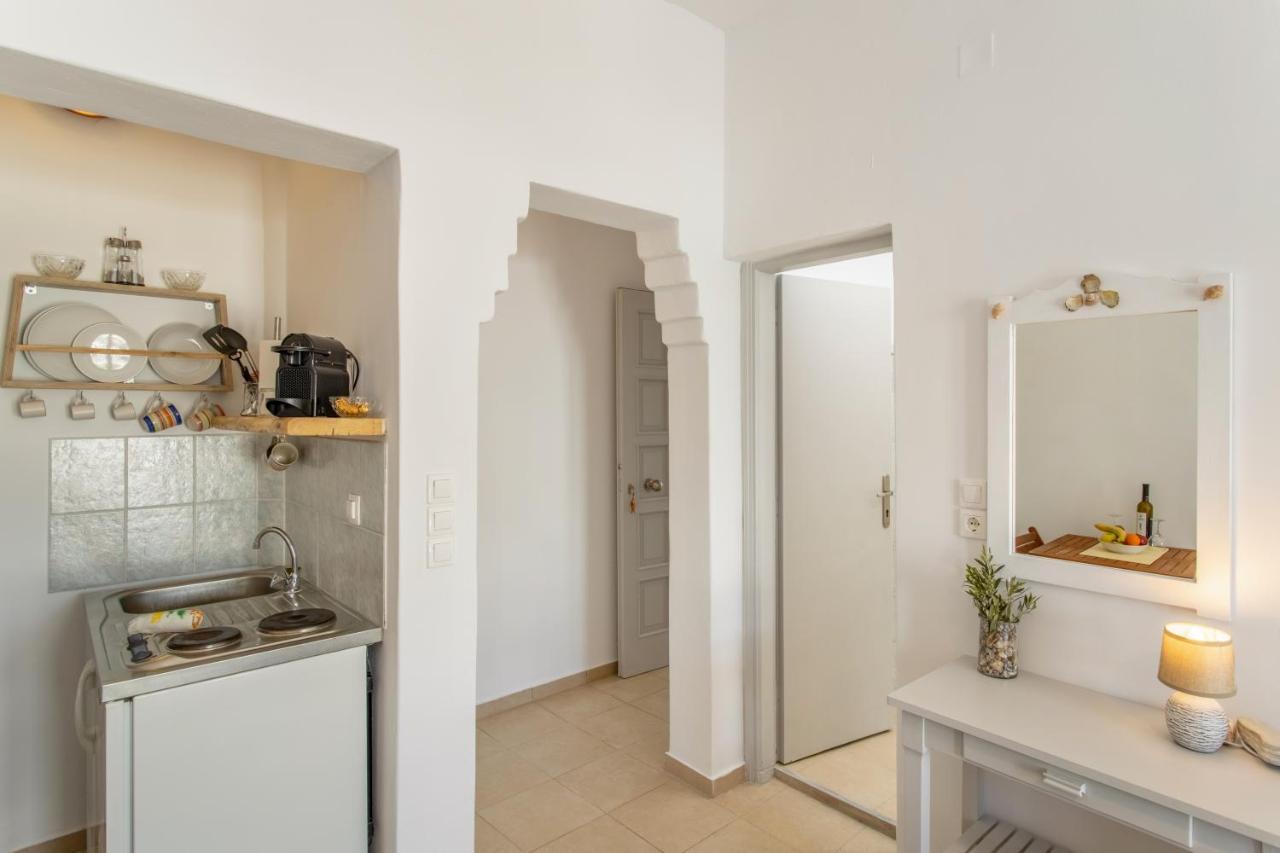 Yialos Rooms Piso Livadi Exteriör bild