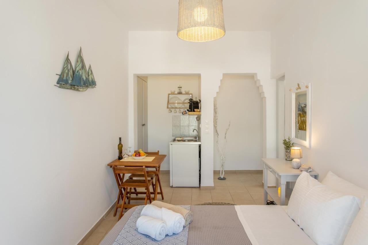 Yialos Rooms Piso Livadi Exteriör bild