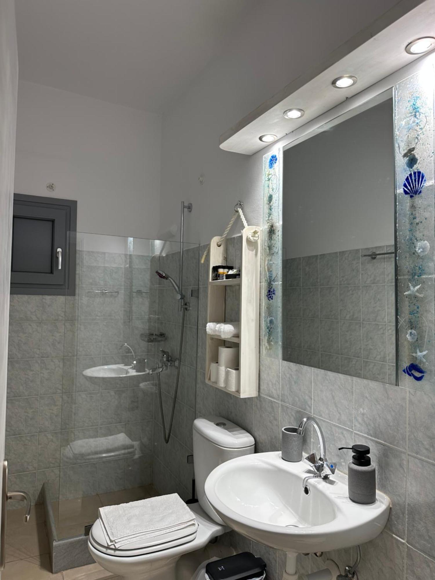 Yialos Rooms Piso Livadi Exteriör bild