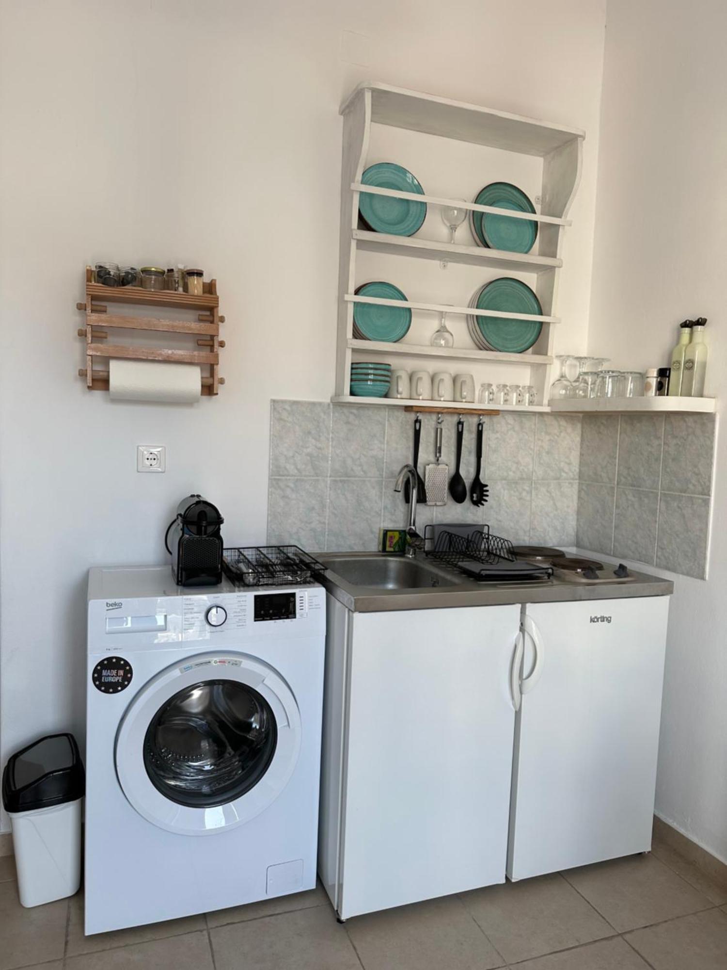 Yialos Rooms Piso Livadi Exteriör bild